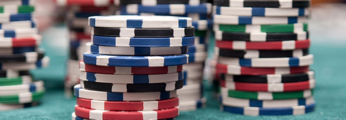 Casino table game dealer school