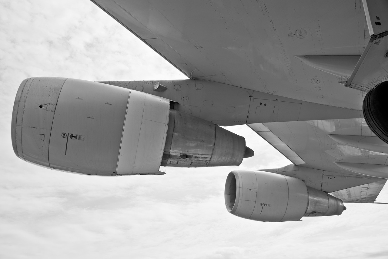 Aircraft dining